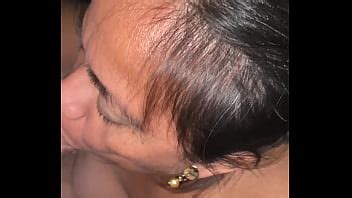 A mi ex le encanta darme buenas mamadas y disfruta mucho de chupármela XVIDEOS