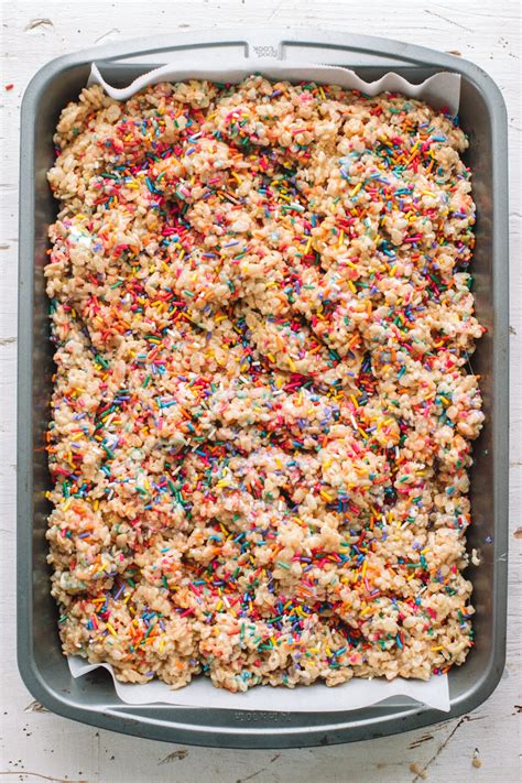 Rice Krispie Treats with Sprinkles - College Housewife