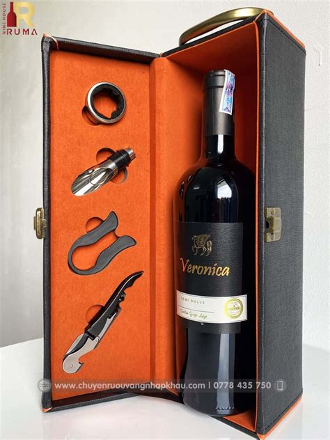 Bộ Quà Tặng Tết Hộp Da 1 Chai Rượu Vang Ý Veronica Semi Ruma Wine