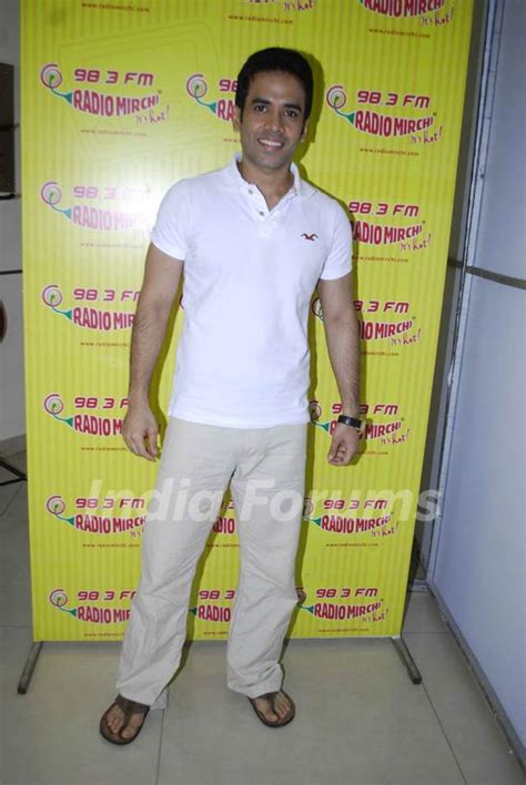 Tusshar Kapoor promote Shor in the City on Radio Mirchi at Lower Parel ...