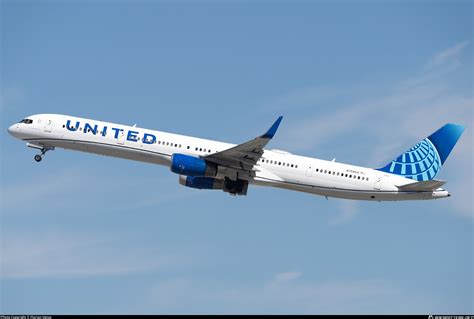 N75854 United Airlines Boeing 757 324 WL Photo By Florian Venus ID