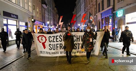 Protest Strajku Kobiet W Rocznic Praw Wyborczych Polek