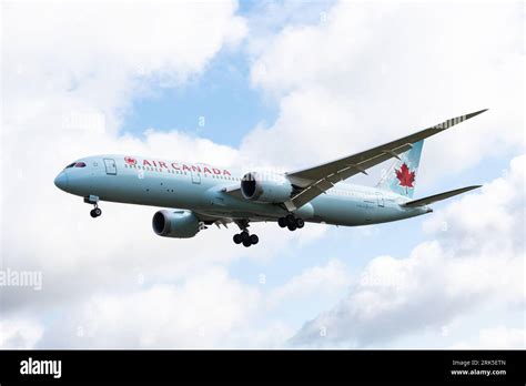 Air Canada Boeing Dreamliner Jet Airliner Plane C Fksv On Finals