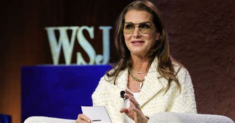 Brooke Shields Looks Ageless In Bikini As She Celebrates Th Celebrity News Entertainment