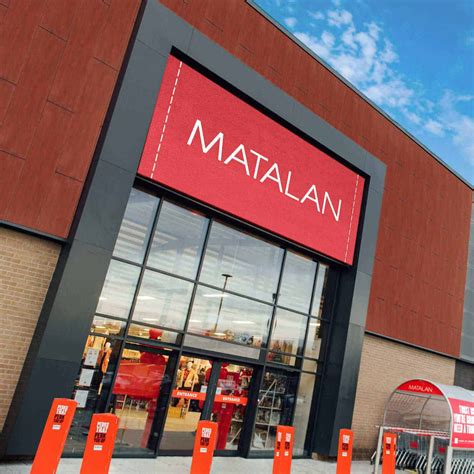 Delivering Seasonal Retail Pos And Window Displays For Matalan Telescope