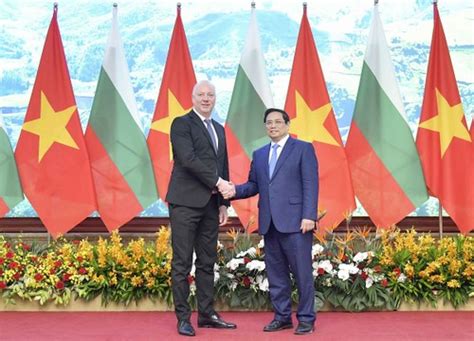 Premierminister Pham Minh Chinh Trifft Den Bulgarischen