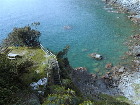 LA MONTAGNA TREKKING Nelle CINQUE TERRE