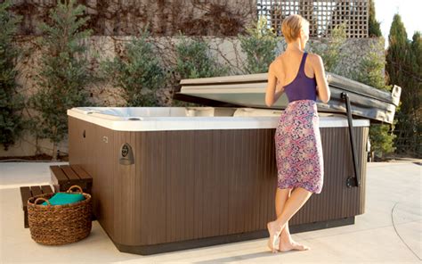 Hot Tub Covers - Pool World Spokane