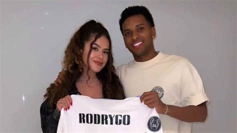 Romance Entre Maisa E Rodrygo Relembre Casais De Jogadores