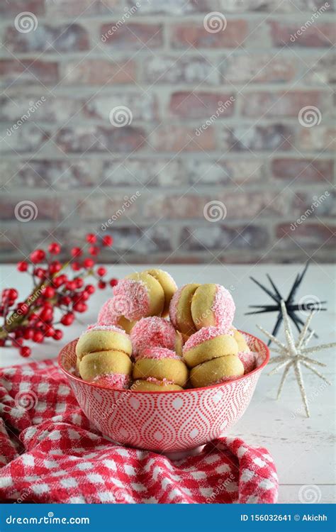 Deliciosos Cookies Peach Servidos Em Um Fundo Branco CafÃ Imagem