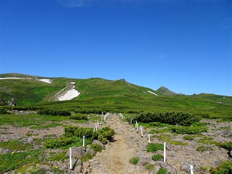 大雪山 赤岳～緑岳～白雲岳～黒岳4色ハイキング まあるい気持ちでのんびり歩こう ♪