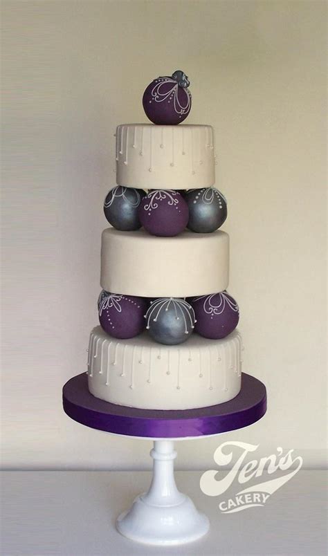 Bauble cake - Decorated Cake by Jen's Cakery - CakesDecor