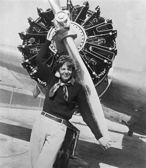 Amelia Earhart La Prima Aviatrice A Sorvolare LAtlantico La Cui Fine