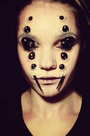 21 Scary Halloween Makeup Before And After That Will Creep You Out