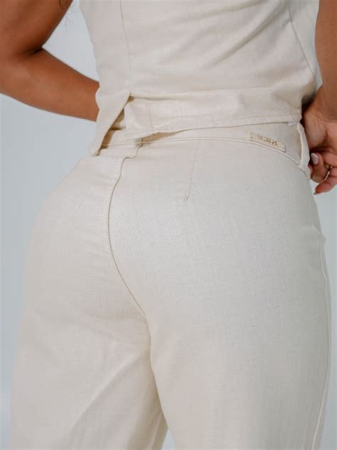 Calça Feminina Sarja Wide Leg Cós Alto Alfaiataria Areia