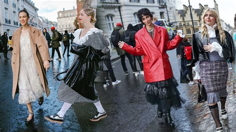 4 London Fashion Week Street Style Looks to Shop Now | Vogue