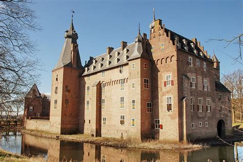 A Guide To 12 Breathtaking Castles And Palaces In The Netherlands