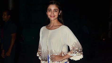 Alia Bhatt Photos Biography Age Videos Latest News Vogue India