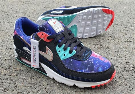 Nike Air Max Galaxy Supernova Pack Cw