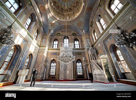 Pertevniyal Camii Fotograf As E Im Genes De Alta Resoluci N Alamy