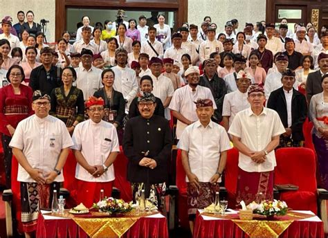 Wagub Cok Ace Buka Utsawa Dharma Gita Ke Provinsi Bali Tahun