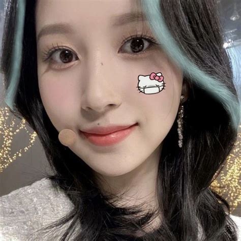 Myoui Mina Kpop Idol Nayeon Itzy Hello Kitty Nose Ring Quick Pictures