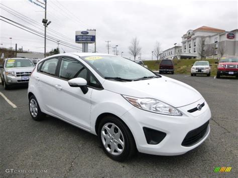 2013 Oxford White Ford Fiesta Se Hatchback 88059319 Car Color Galleries