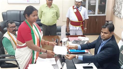 Lok Sabha Elections 2019 Congress Candidate Geeta Koda Files Nomination From Singhbhum