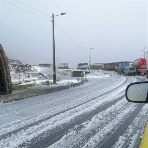 Quito El ECU 911 reporta nieve en la vía Pifo Papallacta este martes