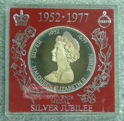 Great Britain Queen Elizabeth Ii Silver Jubilee Souvenir Medal