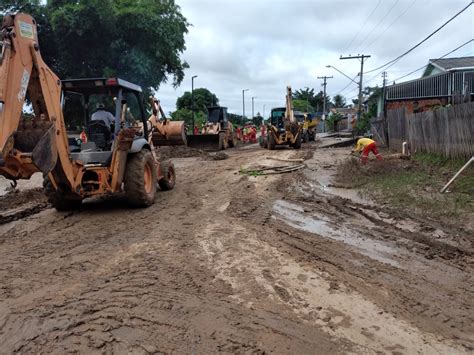 Equipes Da Prefeitura Começam Limpeza E Higienização Pós Enchente Em