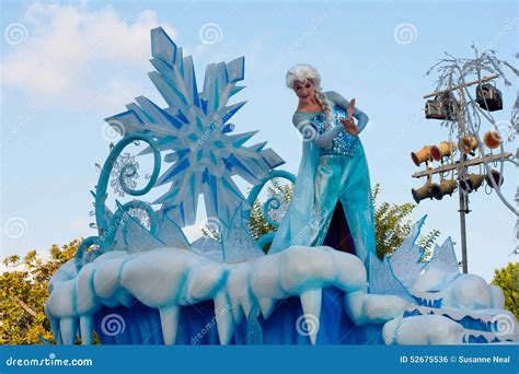 Elsa Of Frozen Fame On Float In Disneyland Parade Editorial Image ...