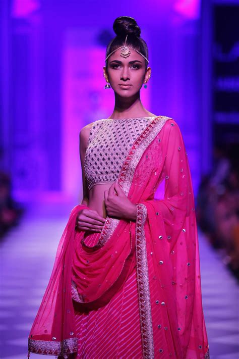 Manikarnika A Beautiful Collection By Anju Modi In Lakme Fashion