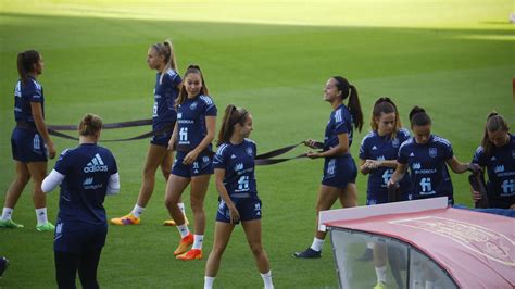 El Entrenamiento De La Selecci N Espa Ola Femenina En C Rdoba En Im Genes