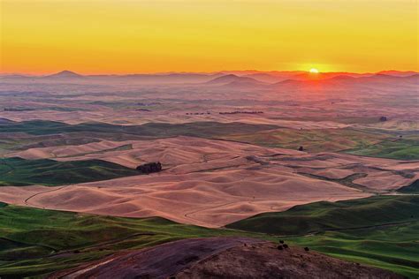 Sunrise at Steptoe Butte State Park Digital Art by Michael Lee - Fine ...