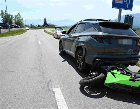 Altst Tten Auffahrkollision Zwischen Motorrad Und Auto Sg Ch