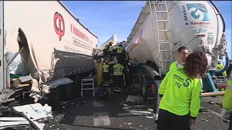 Tres Muertos Y Heridos En Un Accidente M Ltiple En La A A Causa De