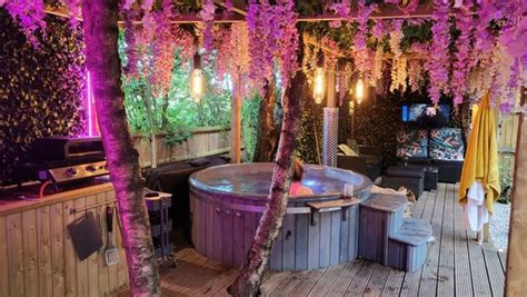 THE SECRET GARDEN GLAMPING - The Secret Garden Glamping Holland Moss ...