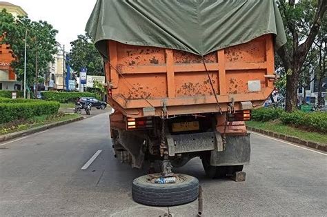 Gambar Detail Tentang Beragam Penyebab Truk Kecelakaan Mulai Dari