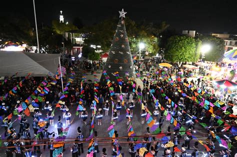 Encendido Del Rbol De Navidad Amozoc Cuna De Artesanos