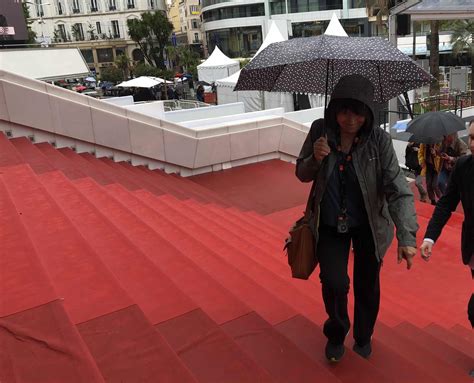 Cannes Le Remake Des Parapluies De Cherbourg Le Blog De Patrick