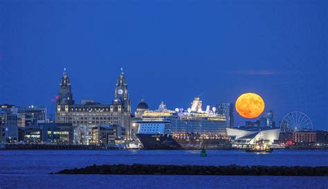 Strawberry Supermoon Over Liverpool UK International Lan Flickr