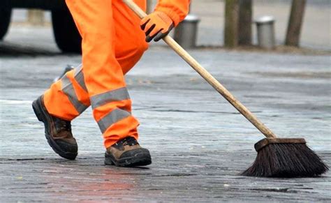 Lavoro Facile Operatori Ecologici Per Raccolta Rifiuti A Roma E