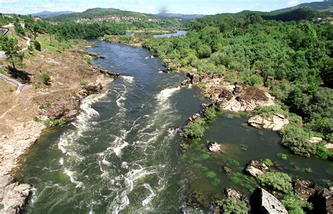 Localizan El Cadáver Del Menor Arrastrado Por La Corriente Del Río Miño