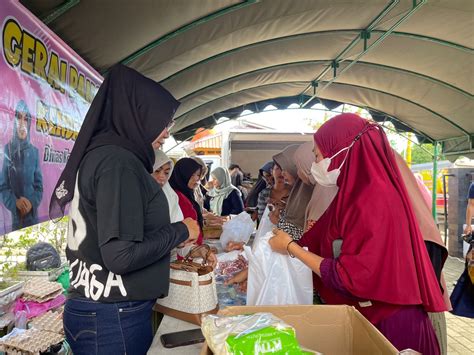 Pengendalian Inflasi Di Balangan DKP3 Buka Gerai Pasar Murah Di Batu