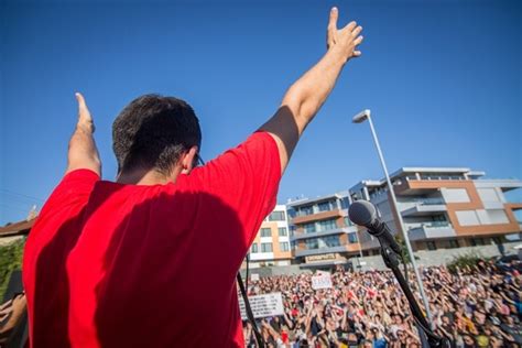 Pred komplexom Bonaparte sa konal ôsmy protest proti Kaliňákovi Fotka