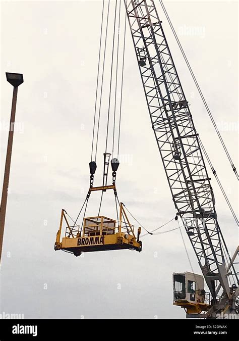 Crane for lifting heavy things Stock Photo - Alamy