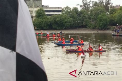 Tim Dayung Tradisional Ramaikan Hari Armada Antara News Aceh