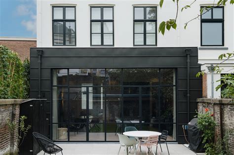 Moderne Aanbouw In Zwart Zink Jaren 30 Architect