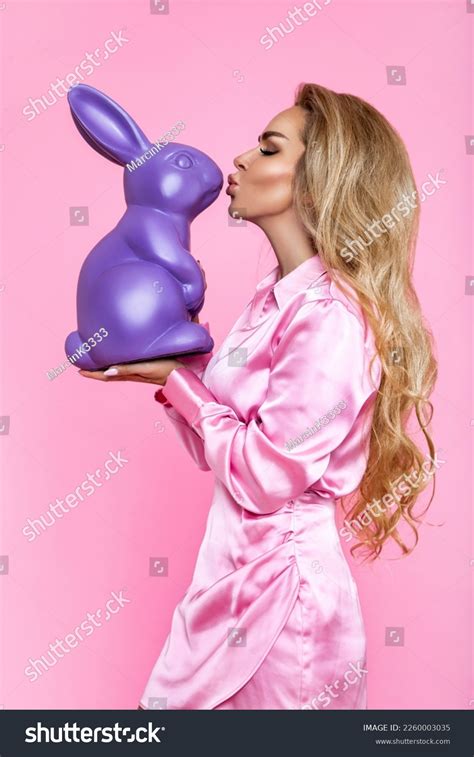 Blonde Bunny Autonia